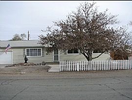 35 Granada St, Fernley, Nv 89408 in Fernley, NV
