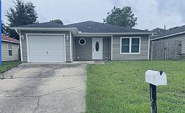 342 Apple Dr, Crestview, Fl 32536 in Crestview, FL