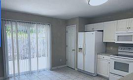 342 Apple Dr, Crestview, Fl 32536 in Crestview, FL (Photo 5 of 12)