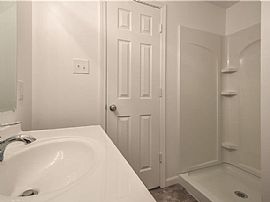 Beautiful House 3brm, 2bth For Rent in Indianapolis, IN (Photo 12 of 12)