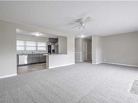 Beautiful House 3brm, 2bth For Rent in Indianapolis, IN (Photo 9 of 12)