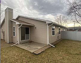 Nice 2 Bedroom Beautiful House. 767 16th St Sw, Loveland, Co 80 in Loveland, CO (Photo 2 of 9)