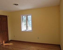 4 Ridgeview Dr, Farmington, Ct 06032 in Farmington, CT (Photo 5 of 9)