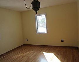 4 Ridgeview Dr, Farmington, Ct 06032 in Farmington, CT (Photo 6 of 9)