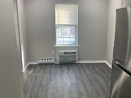 630 W Brookdale St Apt 4, Allentown, Pa  in Allentown, PA (Photo 2 of 7)