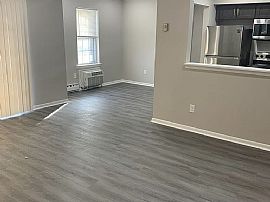 630 W Brookdale St Apt 4, Allentown, Pa  in Allentown, PA (Photo 6 of 7)