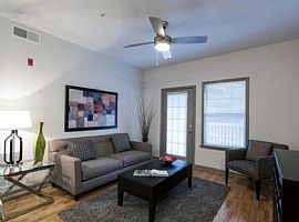 Charming Apartment in Atlanta, GA (Photo 2 of 5)