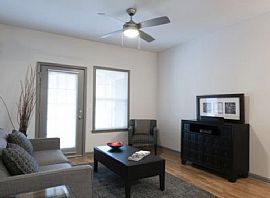 Charming Apartment in Atlanta, GA (Photo 3 of 5)