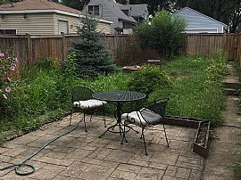 Really Nice 2 Bed Home in Independence Park in Chicago, IL (Photo 12 of 12)