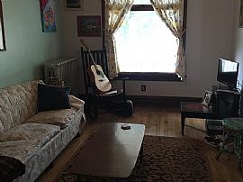 Really Nice 2 Bed Home in Independence Park in Chicago, IL (Photo 4 of 12)