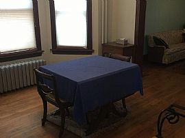 Really Nice 2 Bed Home in Independence Park in Chicago, IL (Photo 6 of 12)