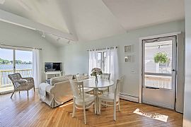 271 Riverside St Portsmouth, Ri 02871 in Portsmouth, RI