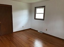 4 Mile Rd, Racine, Wi 53402 in Racine, WI (Photo 8 of 12)