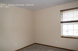 2931 Tanglewood Dr, Waukesha, Wi 53189 in Waukesha, WI (Photo 10 of 11)