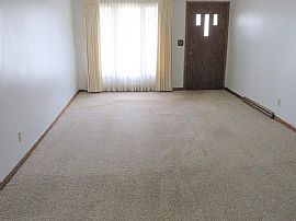  867 W Hamilton Ave, Eau Claire, Wi 54701 in Eau Claire, WI (Photo 2 of 11)