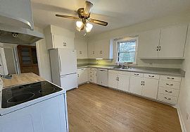 106 Highland Ave, Hartland, Wi 53029 in Hartland, WI (Photo 2 of 8)