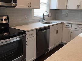 2725 S Quincy Ave, Milwaukee, Wi 53207 in Milwaukee, WI (Photo 7 of 10)