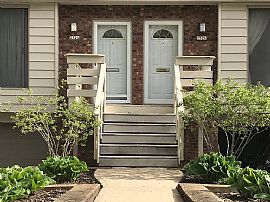 2526 E Stratford Ct, Milwaukee, Wi 53211 in Milwaukee, WI