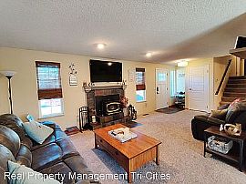 Single Family Home For Rent in Kennewick, WA (Photo 2 of 3)