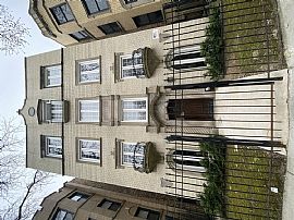  2029 W Jarvis Ave Apt 3, Chicago, Il 60645  in Chicago, IL