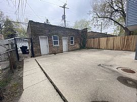  2029 W Jarvis Ave Apt 3, Chicago, Il 60645  in Chicago, IL (Photo 11 of 12)