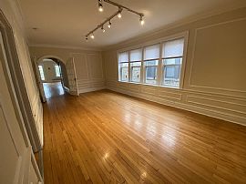  2029 W Jarvis Ave Apt 3, Chicago, Il 60645  in Chicago, IL (Photo 2 of 12)