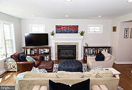 4 Bedrooms House in Arlington, VA (Photo 6 of 12)