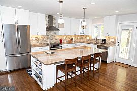 4 Bedrooms House in Arlington, VA (Photo 8 of 12)