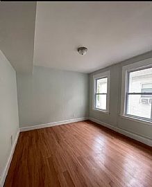23 Harding Pl, New Haven, Ct 06511 in New Haven, CT (Photo 6 of 10)