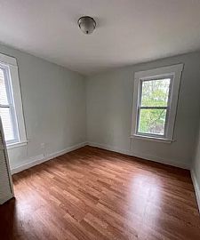 23 Harding Pl, New Haven, Ct 06511 in New Haven, CT (Photo 7 of 10)