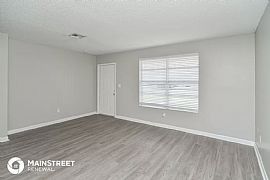 Miami 3 Bedroom House  in Miami, FL (Photo 2 of 8)