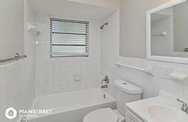 Miami 3 Bedroom House  in Miami, FL (Photo 6 of 8)