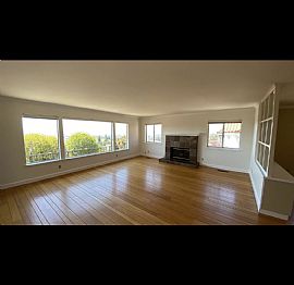 Amazing 3 Bedroom Home Oakland in Oakland, CA (Photo 5 of 6)