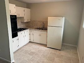 Greystone Garden, 4545 Nw Greystone Ct #5qfxh1z5b, Riverside, M in Riverside, MO (Photo 4 of 4)