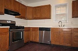 Nice and Comfortable House. 7740 Blackberry Ave, Saint Louis, M in Saint Louis, MO (Photo 4 of 12)