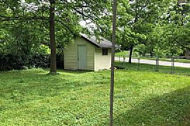 Spacious 3 Bedroom House. 1400 Fournier Dr, Saint Louis, Mo 631 in Saint Louis, MO (Photo 3 of 10)