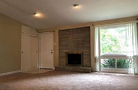 Spacious 3 Bedroom House. 1400 Fournier Dr, Saint Louis, Mo 631 in Saint Louis, MO (Photo 7 of 10)