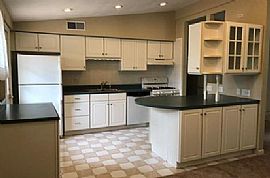 Spacious 3 Bedroom House. 1400 Fournier Dr, Saint Louis, Mo 631 in Saint Louis, MO (Photo 8 of 10)