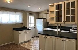 Spacious 3 Bedroom House. 1400 Fournier Dr, Saint Louis, Mo 631 in Saint Louis, MO (Photo 9 of 10)