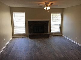 2015 Palmer Ave, Leeds, Al 35094 in Leeds, AL (Photo 2 of 9)