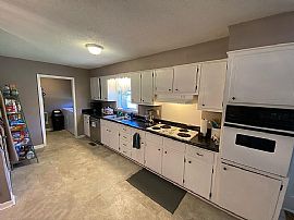 411 W Edison Ave, Muscle Shoals, Al 35661 in Muscle Shoals, AL (Photo 3 of 12)