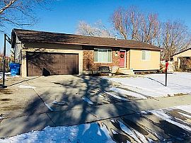 4 Beds 2baths in Riverton, UT (Photo 2 of 9)
