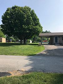 857 Bruce St, London, Ky 40741  in London, KY (Photo 3 of 10)