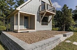 Lovely and Peaceful 1 Bedroom House. 15 Cedar Point Rd, Durham, in Durham, NH