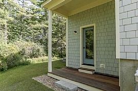 Lovely and Peaceful 1 Bedroom House. 15 Cedar Point Rd, Durham, in Durham, NH (Photo 2 of 11)