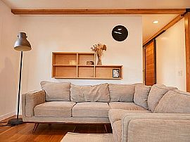 Charming 3 Bedroom Home in Seattle, WA (Photo 11 of 12)