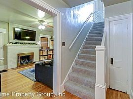 Charming 3 Bedroom Home in Champaign, IL (Photo 5 of 8)