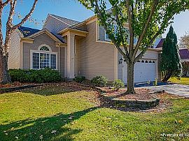 Charming 3 Bedroom Home in Naperville, IL (Photo 2 of 11)