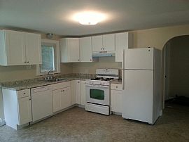 38 Chestnut Hill Rd, Chepachet, Ri 02814 in Chepachet, RI