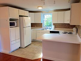 60 Edward Rd, East Greenwich, Ri 02818 in East Greenwich, RI (Photo 2 of 7)